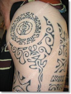 fesse-cuisse-tattoo-tribal